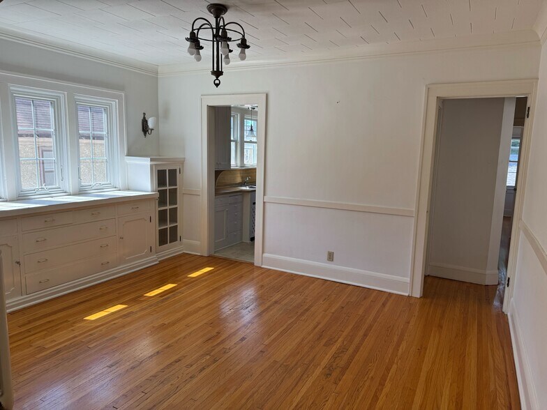 Building Photo - 4942 Lyndale Ave S
