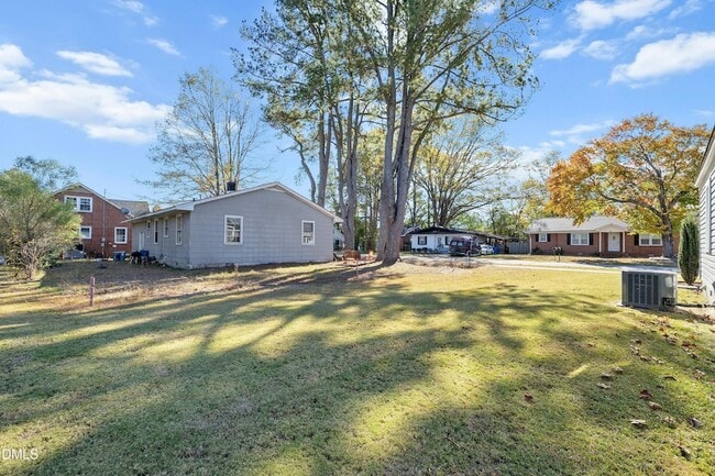 Building Photo - 209 S Walnut St