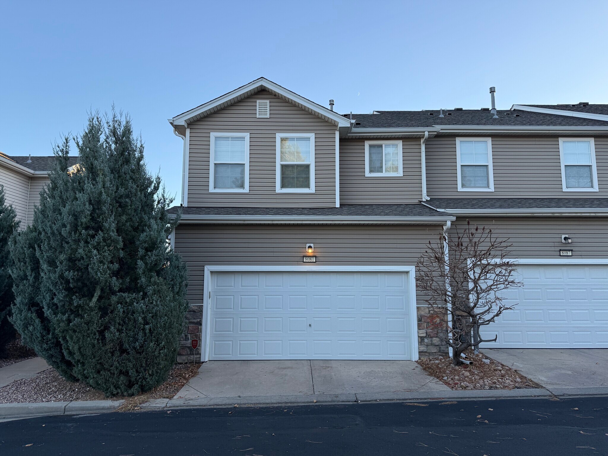 Building Photo - 8081 Elk River Vw