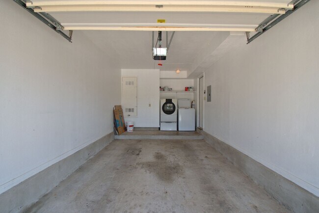 Building Photo - 6489 Hart Ln