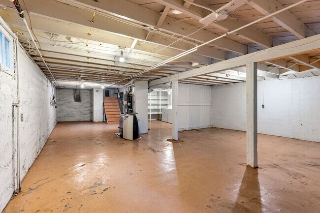 Building Photo - 5343 SE 44th Ave