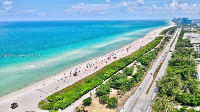 Building Photo - 100 Bayview Dr