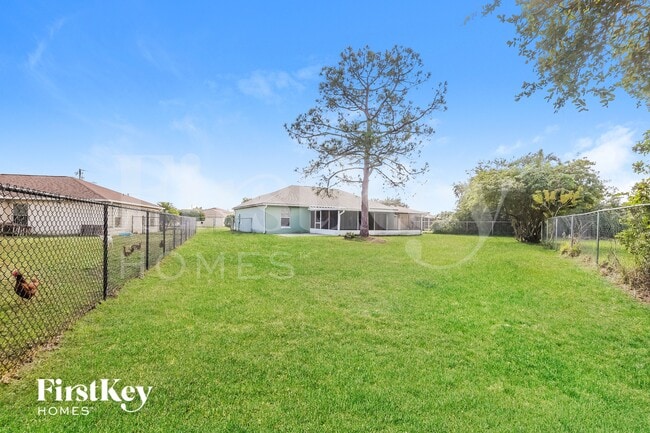 Building Photo - 612 Camel Ln