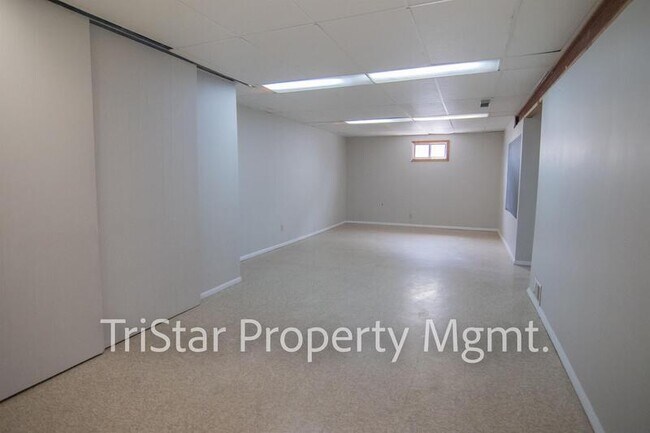 Building Photo - 3413 Greenwood Cir