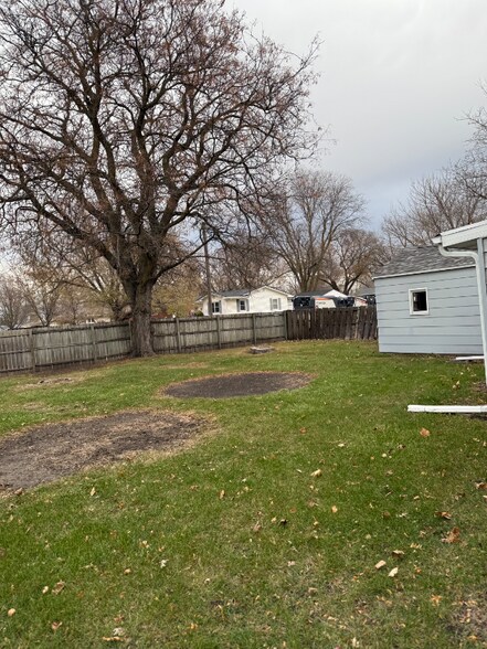 Building Photo - 2304 15th Ave N