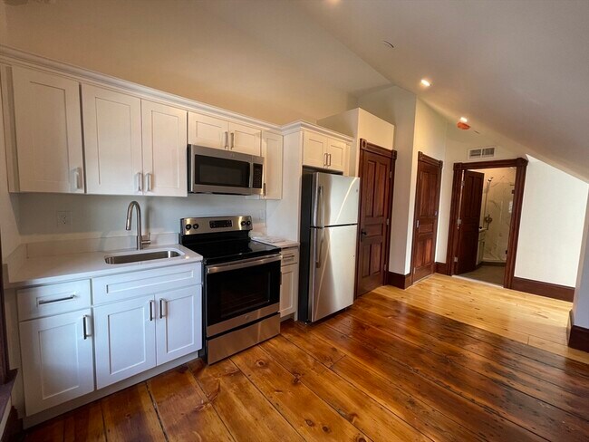 Building Photo - 41 Summer St