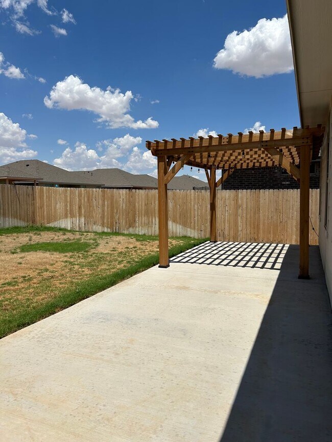 Building Photo - Beautiful Home in Desert Ridge For Lease
