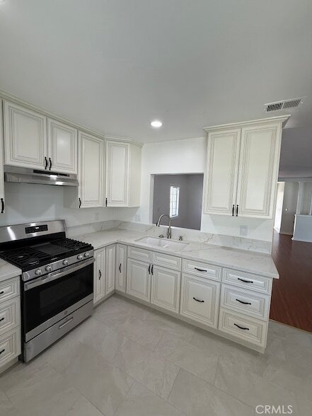 Building Photo - 9762 Stanwin Ave