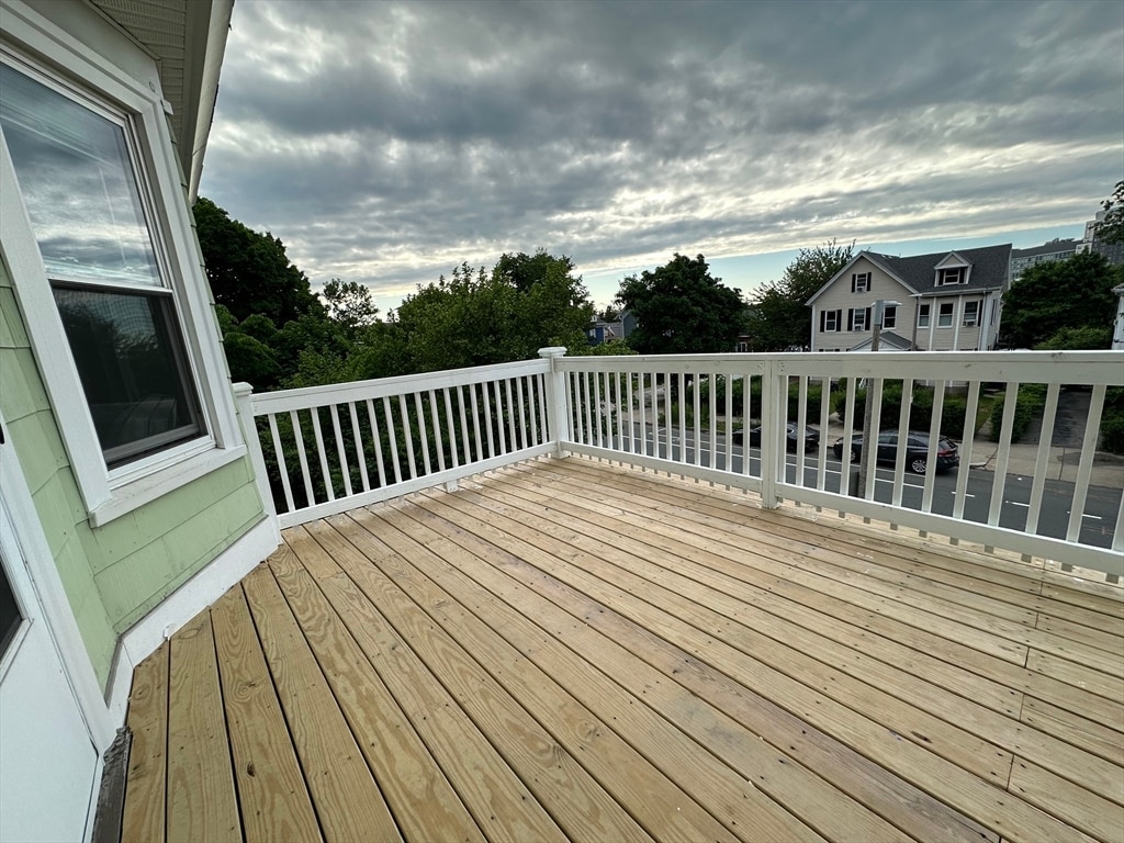 Building Photo - 582 Cambridge St