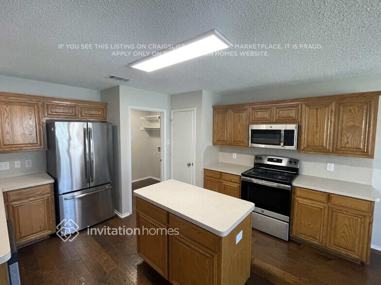 Building Photo - 343 McMurtry Dr
