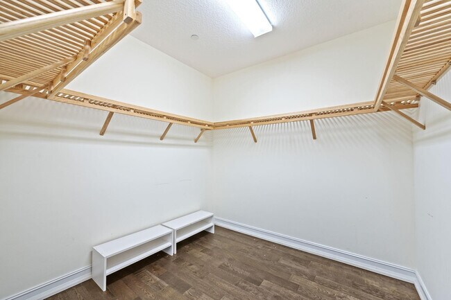 Building Photo - 95 Isle of Venice Dr