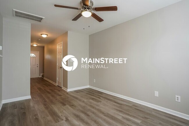 Building Photo - 3 Bedroom Pet-Friendly Home in Raleigh, NC with Main Street Renewal