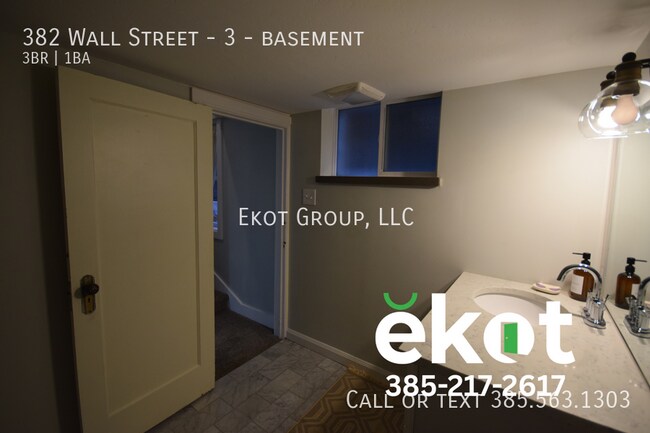 Building Photo - 382 Wall St