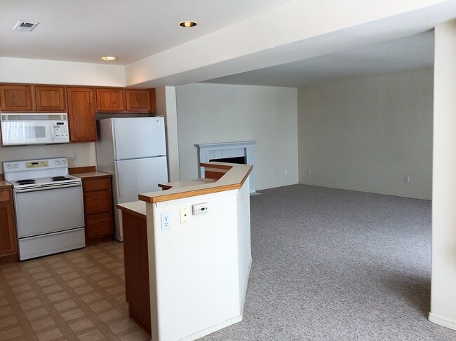 Building Photo - 2305 W Woodin Ave