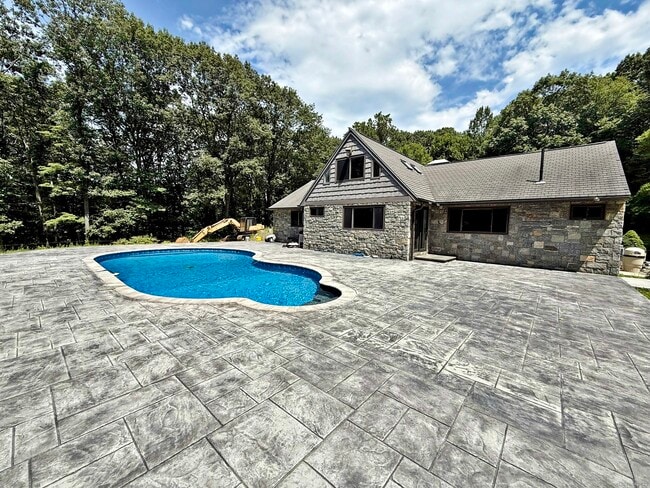 Building Photo - 93 Pisgah Rd
