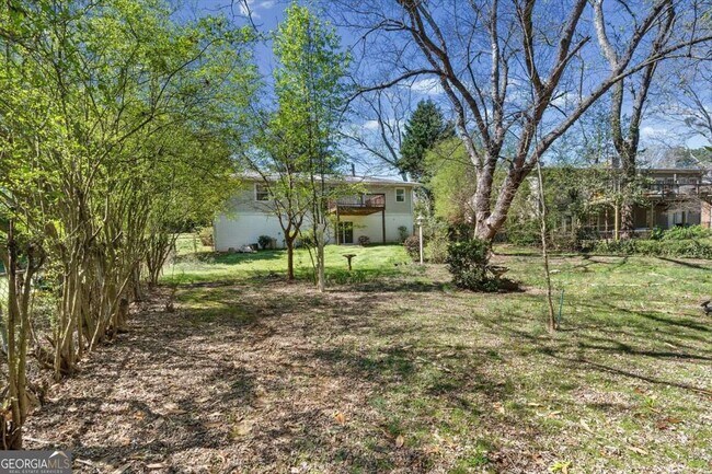 Building Photo - 2815 Carolyn Dr