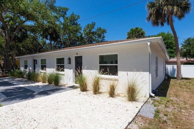 Building Photo - 3009 W Binnicker Ave