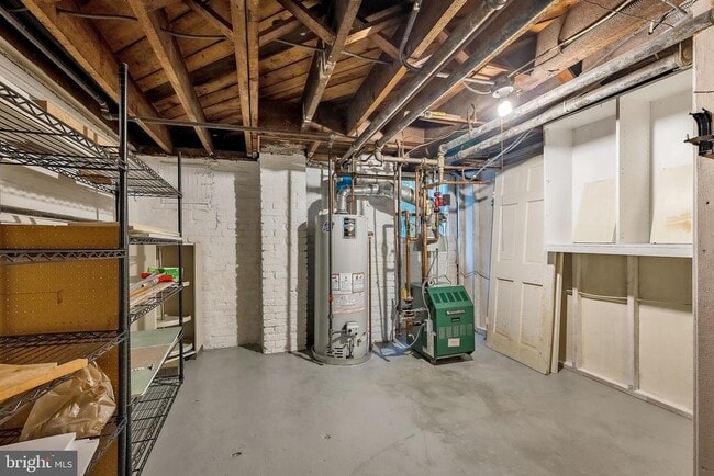 Building Photo - 3236 McKinley St NW