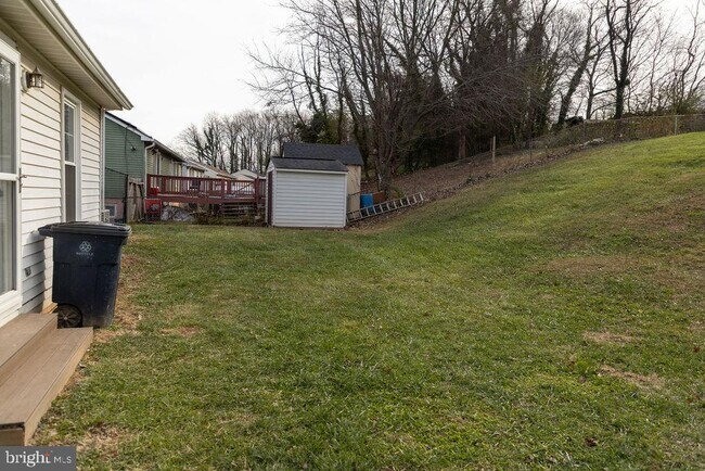 Building Photo - 6621 Greenvale Pkwy