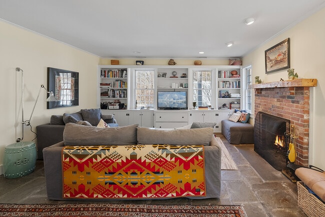 Building Photo - 112 Chestnut Land Rd