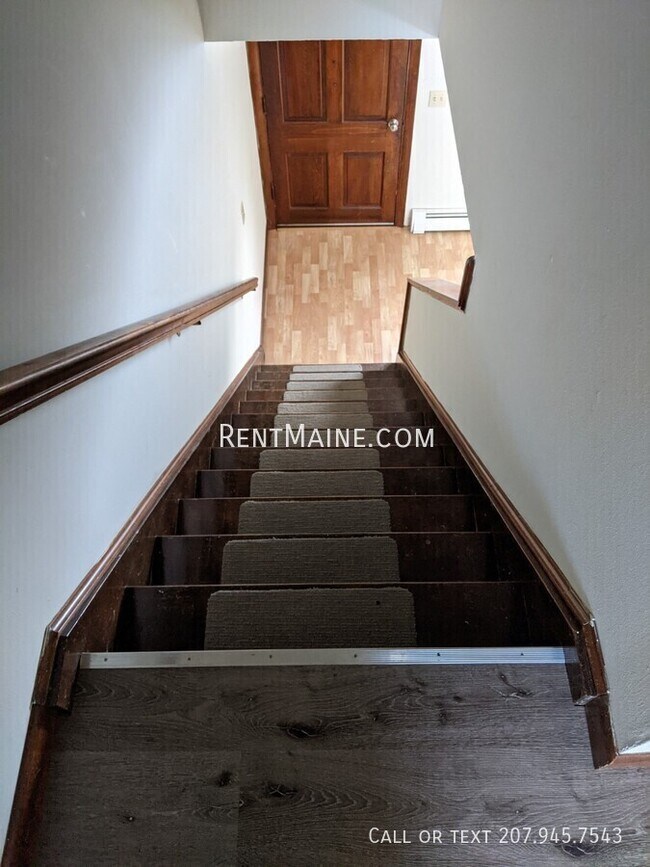 Building Photo - 13 Hemlock St