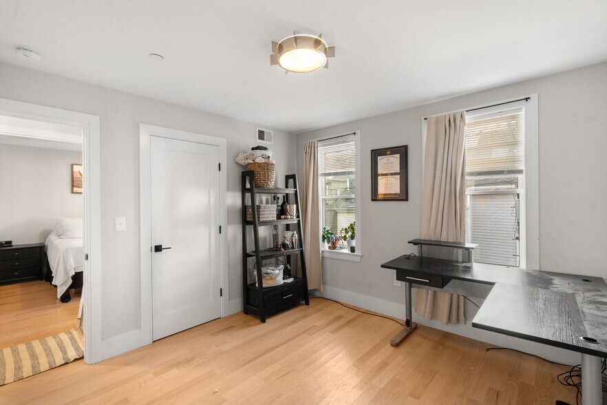 Building Photo - 12 Lamson Ct