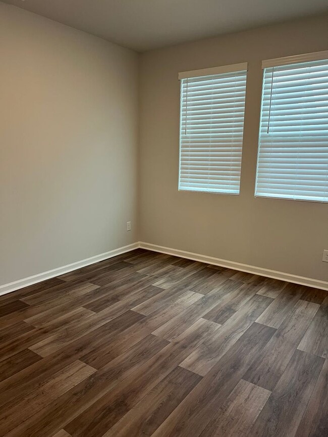 Building Photo - Brand New Home in Waterway Commons – 4BR /...