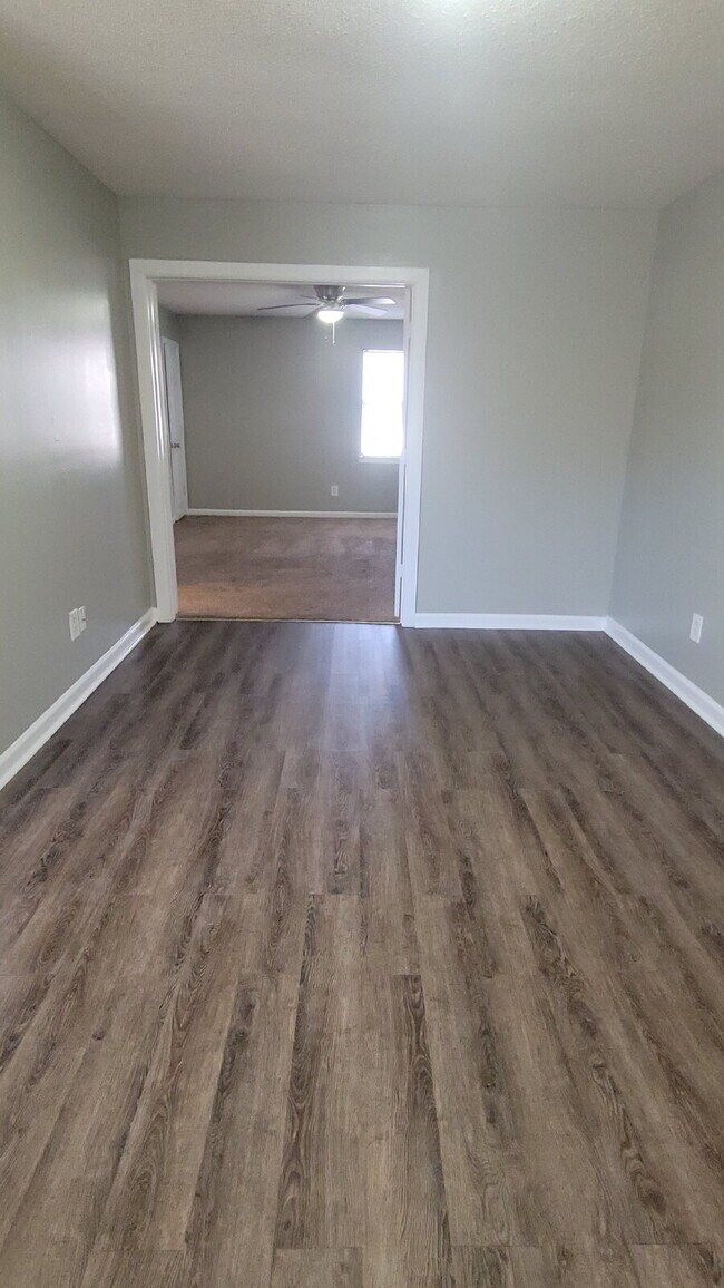 Building Photo - 4421 Bonnell Dr