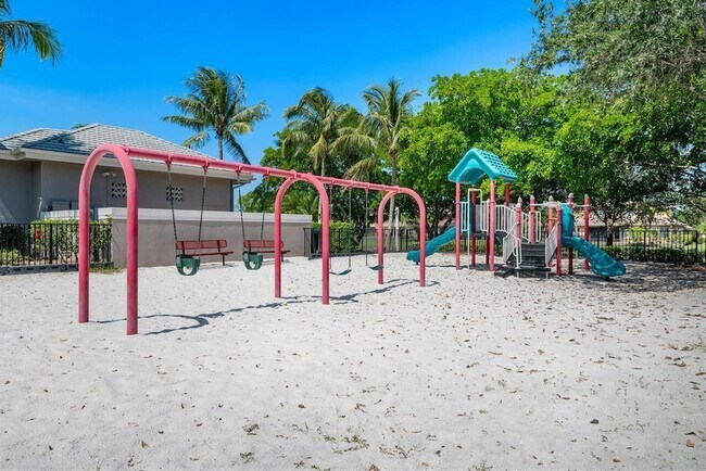 Building Photo - 11289 NW 65th Manor