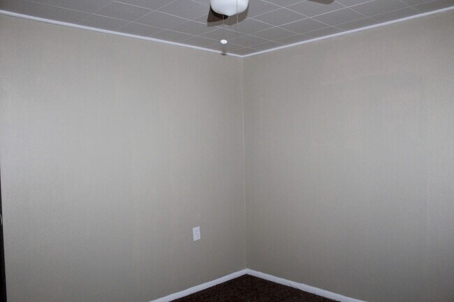 Building Photo - Tinker Close! **$175 OFF 1st MONTH'S RENT