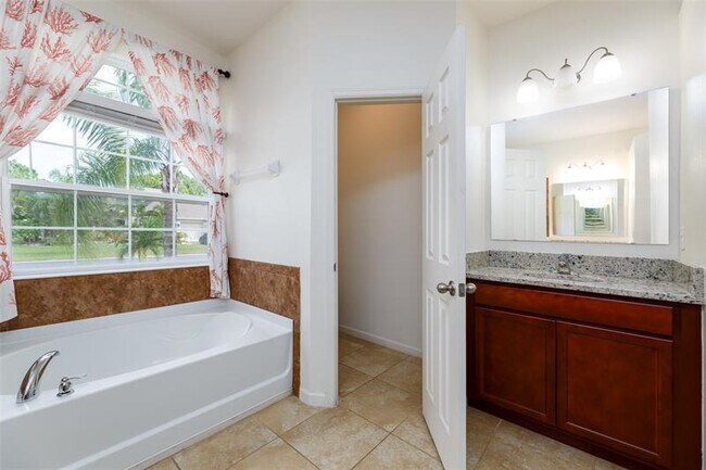Building Photo - 632 Stonebriar Dr