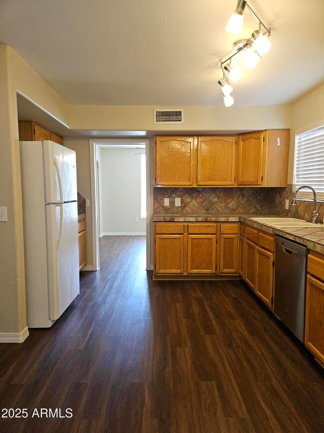 Building Photo - 1194 N Madrid Ln