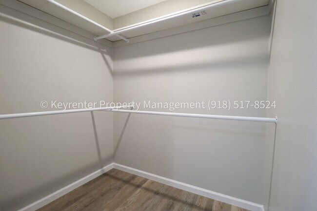 Building Photo - 4124 W 56th Pl