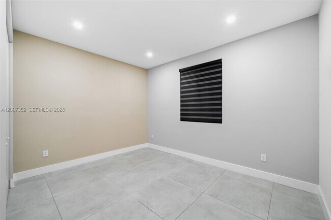 Building Photo - 7534 NW 98th Ave