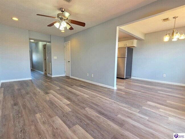 Building Photo - 153 Twin Lakes Dr