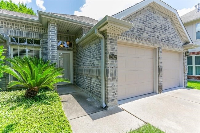 Primary Photo - 16307 Cobble Springs Ct