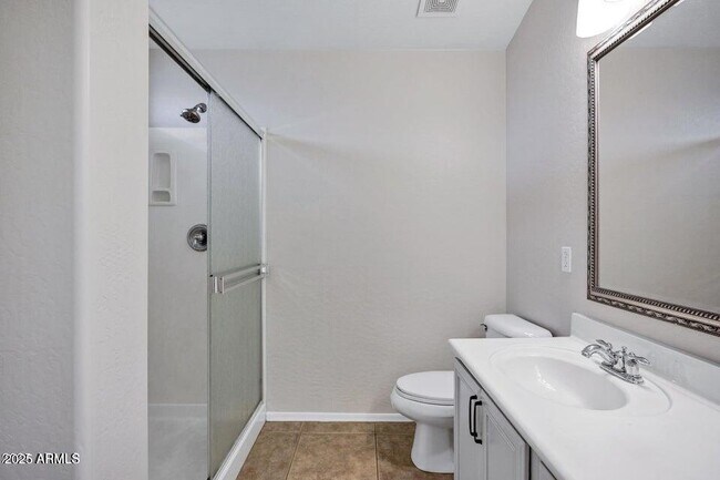 Building Photo - 2943 E Mead Dr