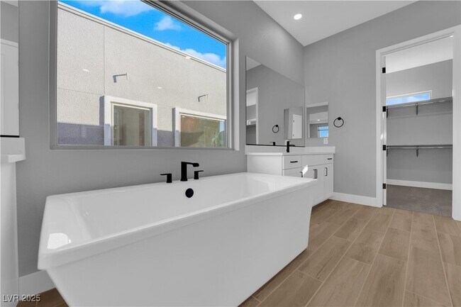 Building Photo - 10648 Stone Ledge Ave