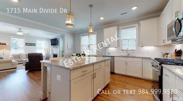 Building Photo - 1715 Main Divide Dr
