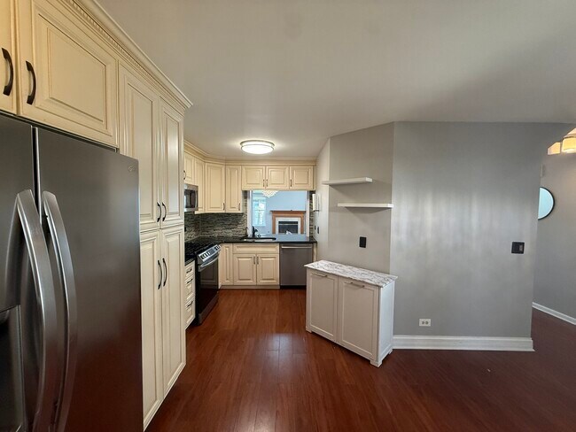 Building Photo - 230 Woodstone Cir