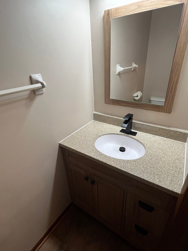 Building Photo - 1871 N Lakeman Dr