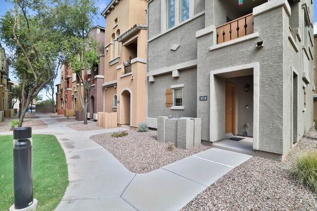 Building Photo - Furnished 2 bed / 2.5 bath Gilbert Condo i...