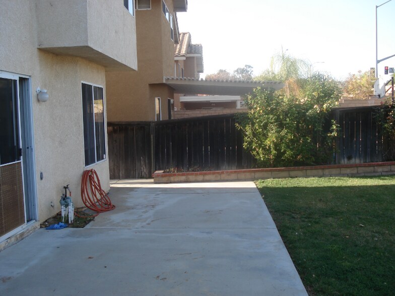 Building Photo - 14421 Autumn Hill Ln