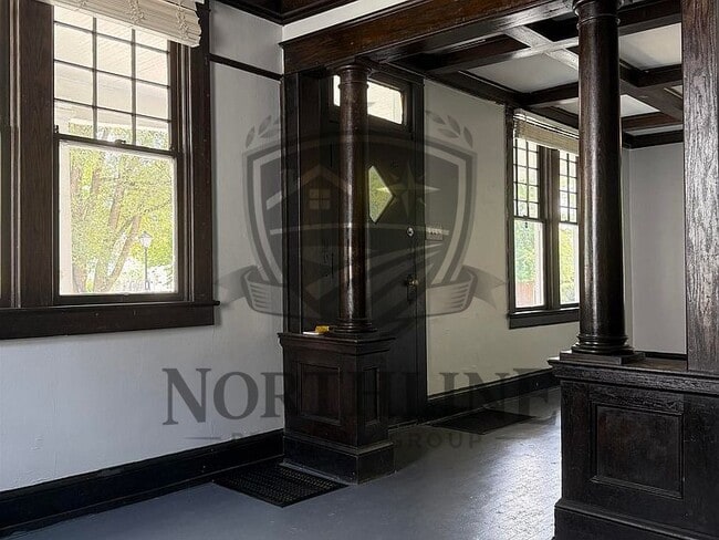 Building Photo - 1403 Cass St