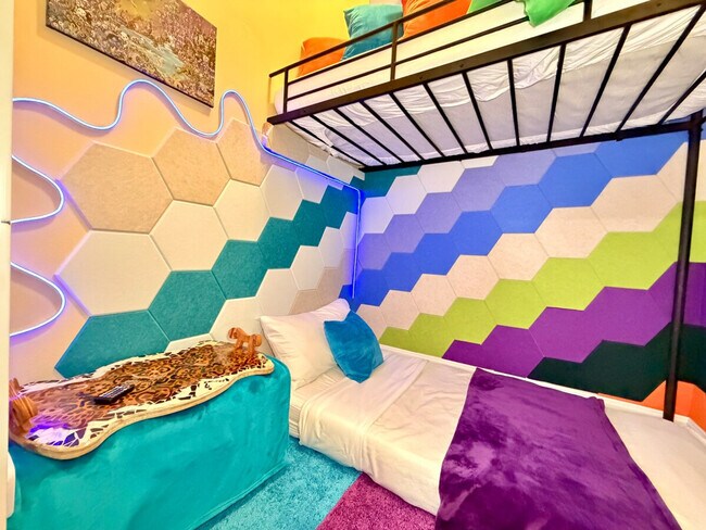 Building Photo - 509 S Willow Ave