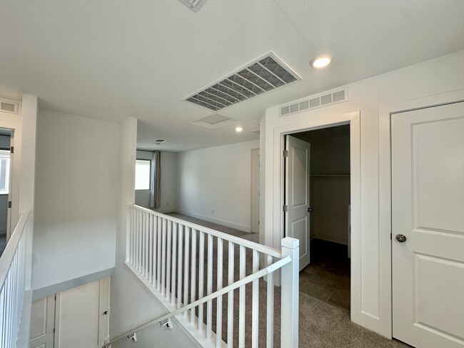 Building Photo - 8044 Texas Hls St