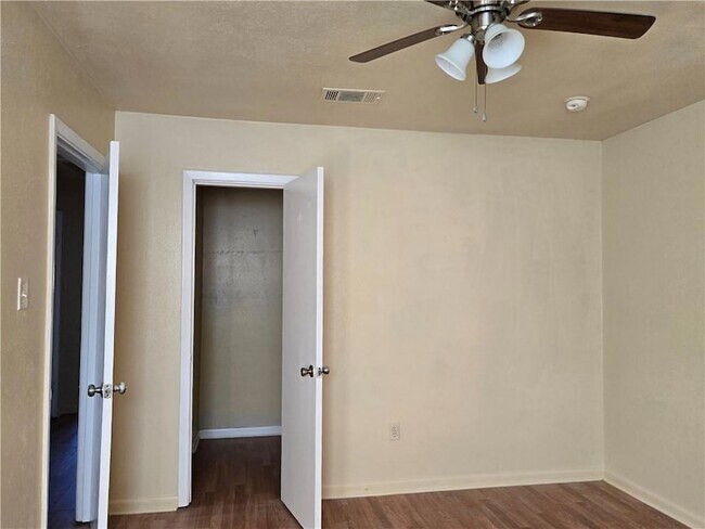 Building Photo - 2102 Euclid St