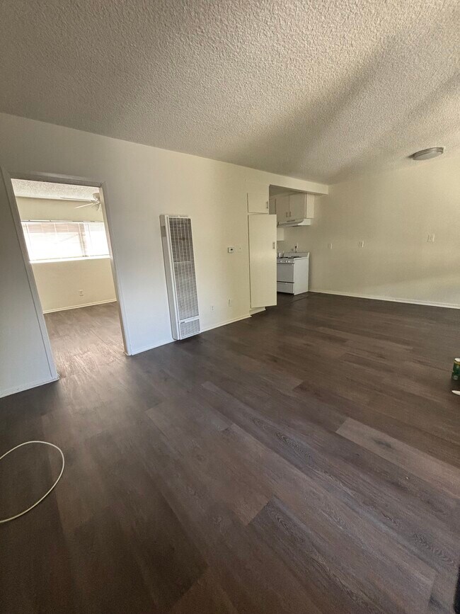 Building Photo - 5019 Klump Ave