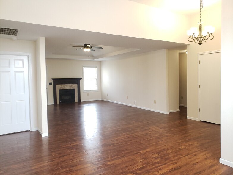 Building Photo - 3610 N 31st St
