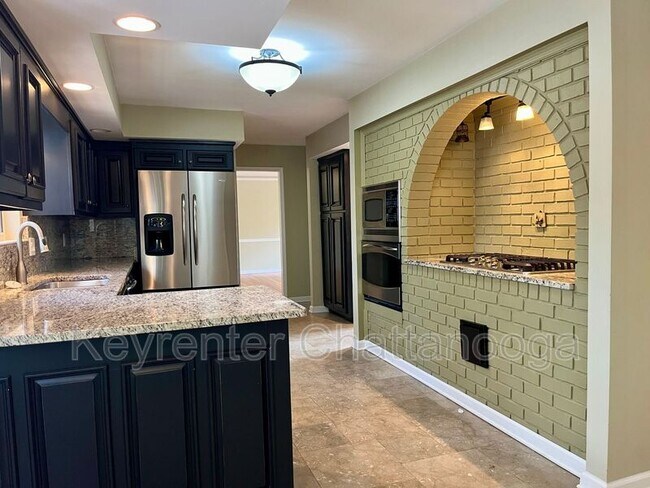 Building Photo - 6528 Harbor View Dr